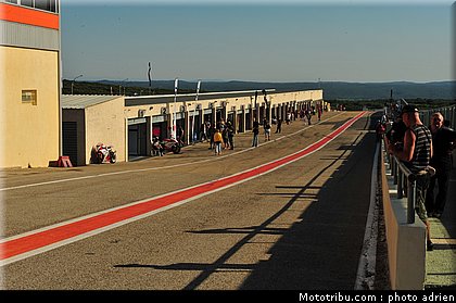 sbk_ambiance_002_fsbk_2012_ledenon_1.jpg