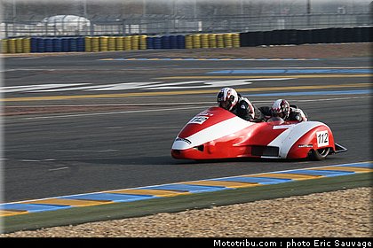 sidecar_21_fsbk_2012_le_mans_roulage.jpg