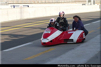 sidecar_25_fsbk_2012_le_mans_roulage.jpg