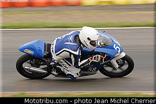 moto3_chapeau_01_fsbk_2013_nogaro.jpg