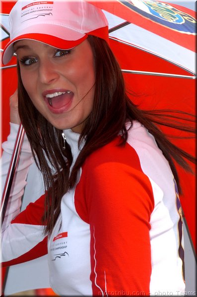 0035-pitbabes-donington-sbk2007-012-