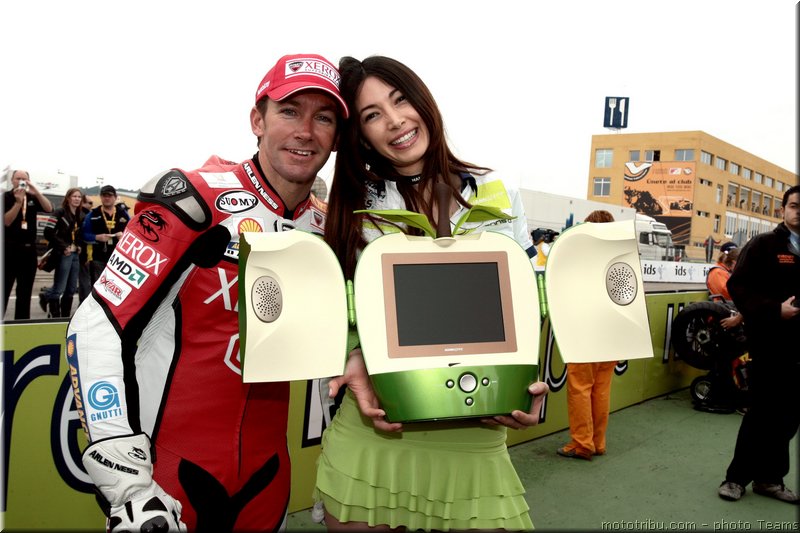 0044-pitbabes-valence-sbk2007-002-