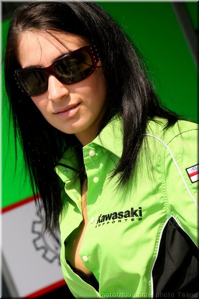 0100-pitbabes-italie-monza-sbk2007-003-