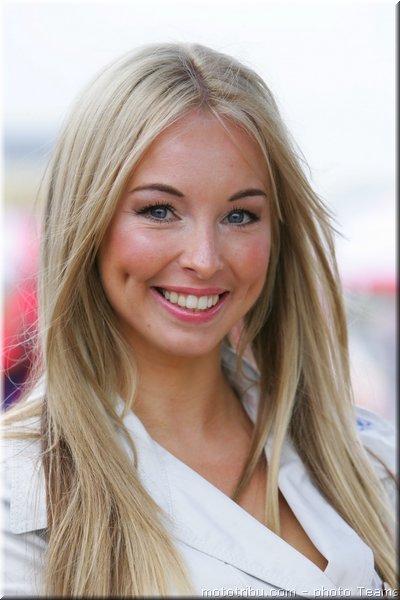 0138-pitbabes-silverstone-gb-sbk2007-005-