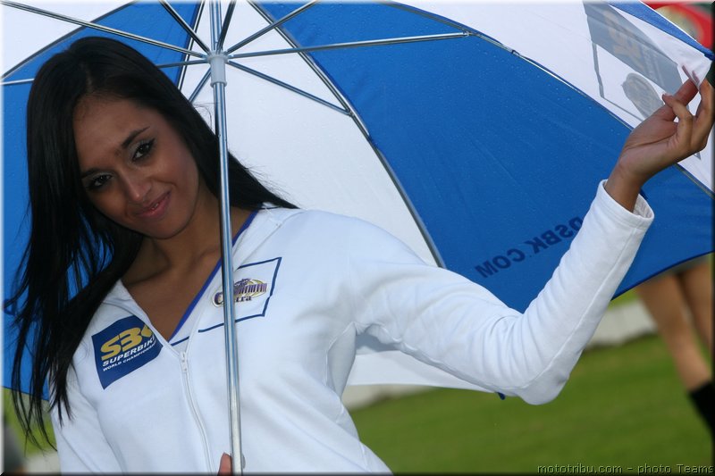 0143-pitbabes-silverstone-gb-sbk2007-010-