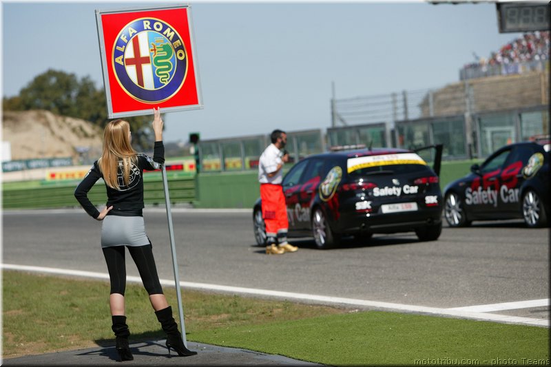 0244-pitbabes-vallelunga-sbk2007-015-
