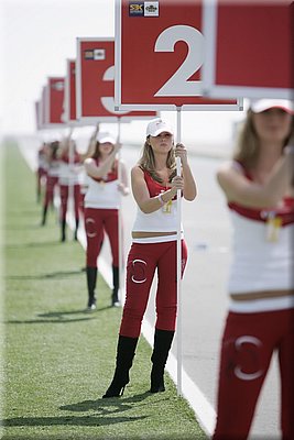 0002-pitbabes-qatar-sbk2007-002-.jpg