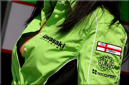 0101-pitbabes-italie-monza-sbk2007-004-.jpg