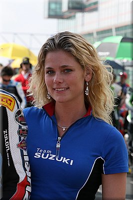 0271-pitbabes-france-sbk2007-011-.jpg
