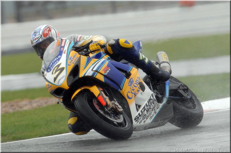 0208-008biaggi4-silverstone2007
