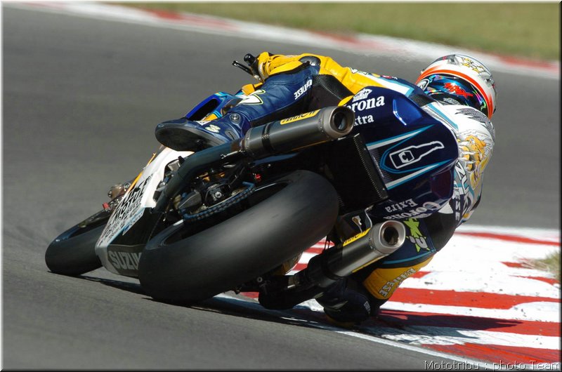 0296-006biaggi2brandshatch2007