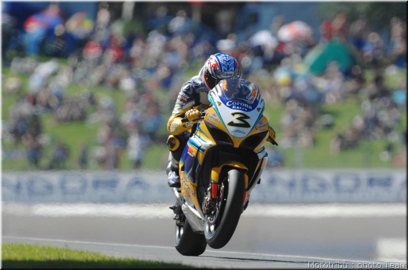 0297-007biaggi3brandshatch2007
