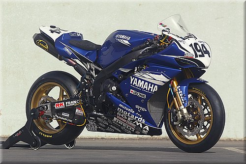 yamahar1-gimbert_1.jpg