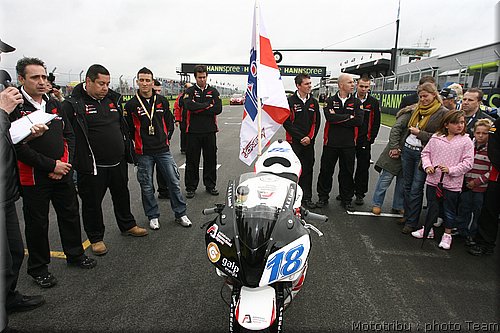 0260_supersport_hommage_jones_2.jpg