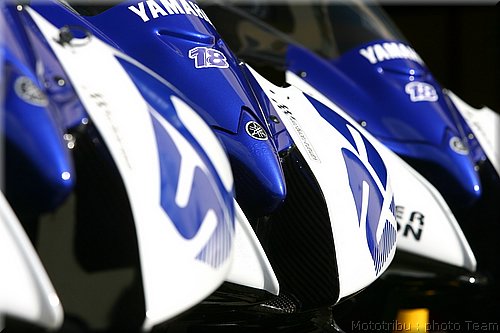 0460_supersport_yamaha_2.jpg
