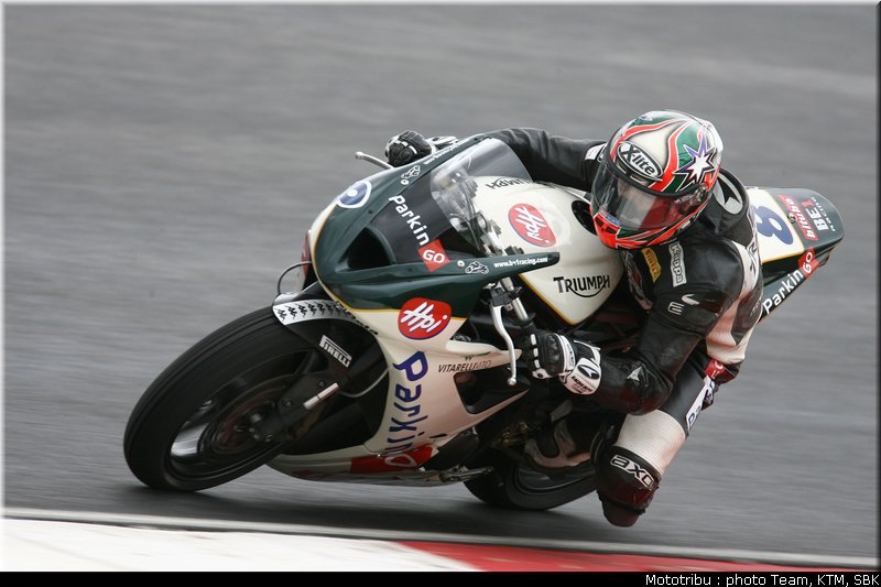 0102_supersport_aitchinson_1