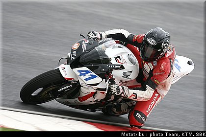 0135_supersport_hayes_4.jpg