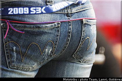 pitbabes_031.jpg