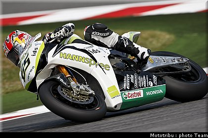 sbk_rea_04.jpg