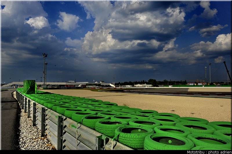 paddock_circuit_misano2009_011