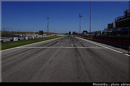 paddock_circuit_misano2009_002.JPG