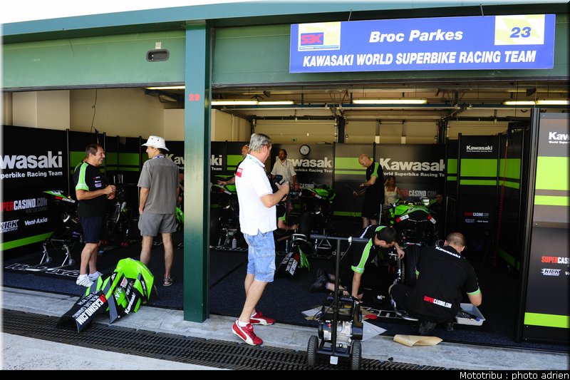 stands_misano_sbk2009_0014