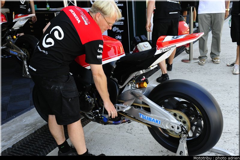 stands_misano_sbk2009_0021
