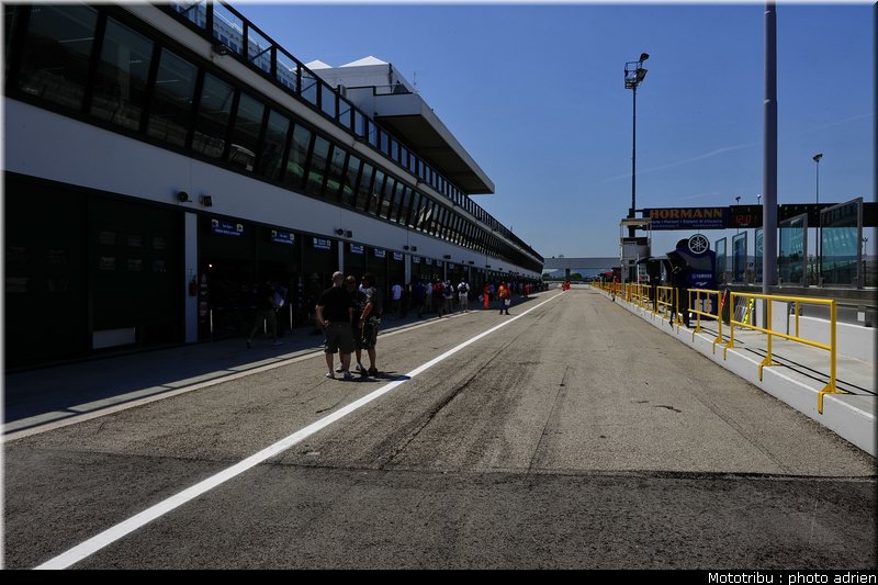 stands_misano_sbk2009_0101