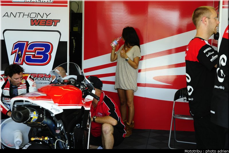 stands_misano_sbk2009_0144
