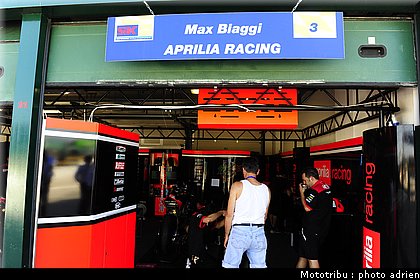 stands_misano_sbk2009_0023.JPG