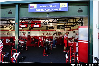 stands_misano_sbk2009_0028.JPG