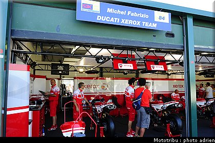 stands_misano_sbk2009_0029.JPG