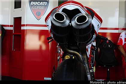stands_misano_sbk2009_0046.JPG