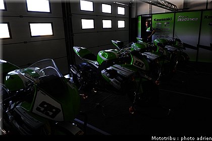 stands_misano_sbk2009_0076.JPG