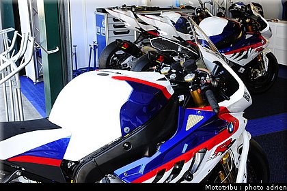 stands_misano_sbk2009_0079.JPG
