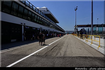 stands_misano_sbk2009_0101.JPG