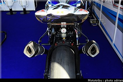 stands_misano_sbk2009_0136.JPG