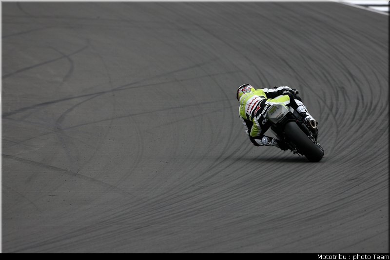superbike_checac_01_donington2009