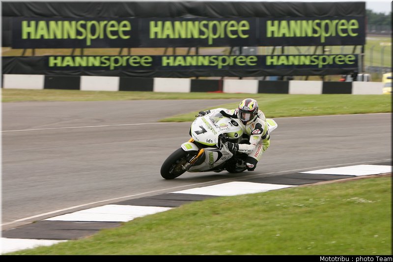 superbike_checac_04_donington2009