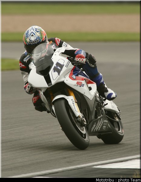 superbike_corser_3_donington2009