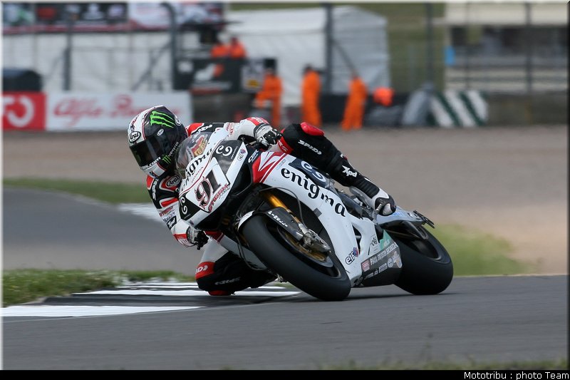 superbike_haslam_1_donington2009