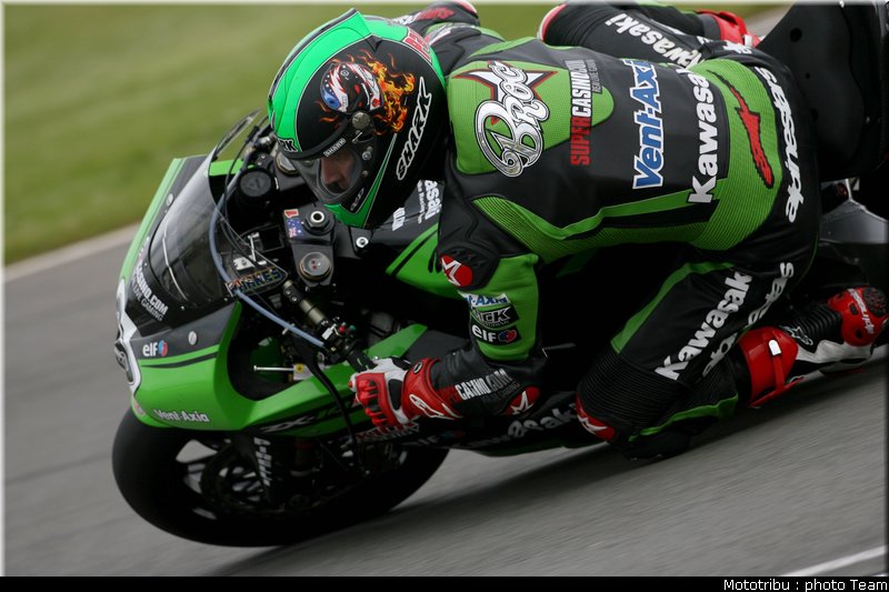 superbike_parkes_2_donington2009