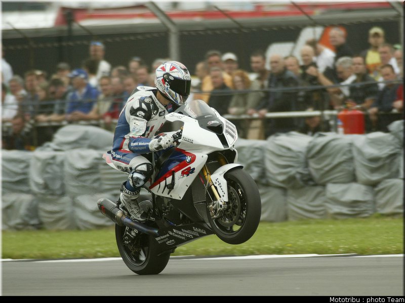 superbike_xaus_4_donington2009