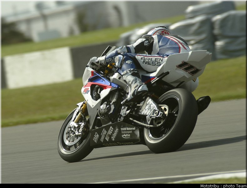 superbike_xaus_5_donington2009