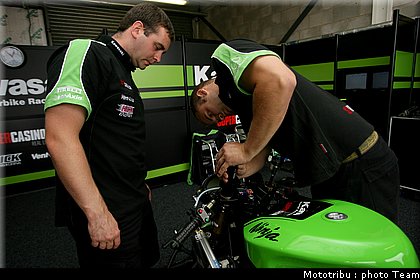 superbike_kawasaki_1_donington2009.jpg