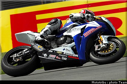 superbike_lagrive_3_donington2009.jpg
