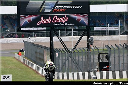 superbike_rea_04_donington2009.jpg