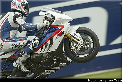 superbike_xaus_6_donington2009.jpg
