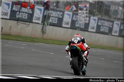 supersport_lascorz_2_donington2009.jpg
