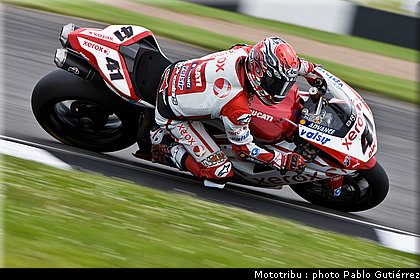 haga_2_sbk_gutierrez_donington2009.jpg